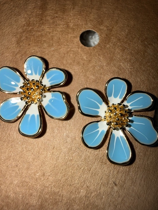 Boutique Jewelry - ❤️ Boutique Hand Painted Enamel Blue Flower Statement  Earrings - NEW